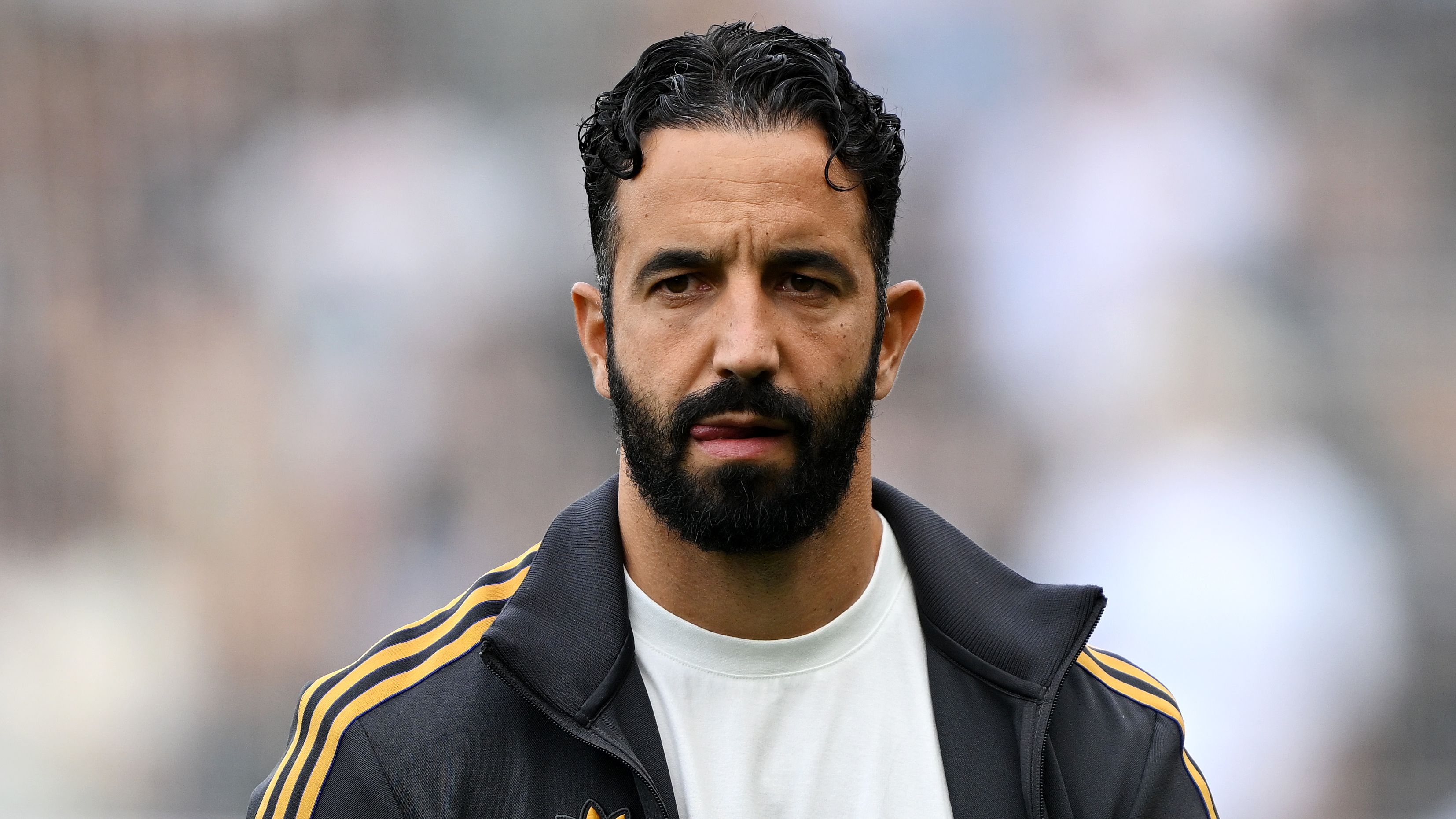 تقييمات لاعبي مانشستر يونايتد ضد فولهام: برونو فرنانديز يُخيب الآمال، بينما ينتظر الفريق فوزه الأول في الدوري الإنجليزي الممتاز رغم الأداء المتميز للينيور