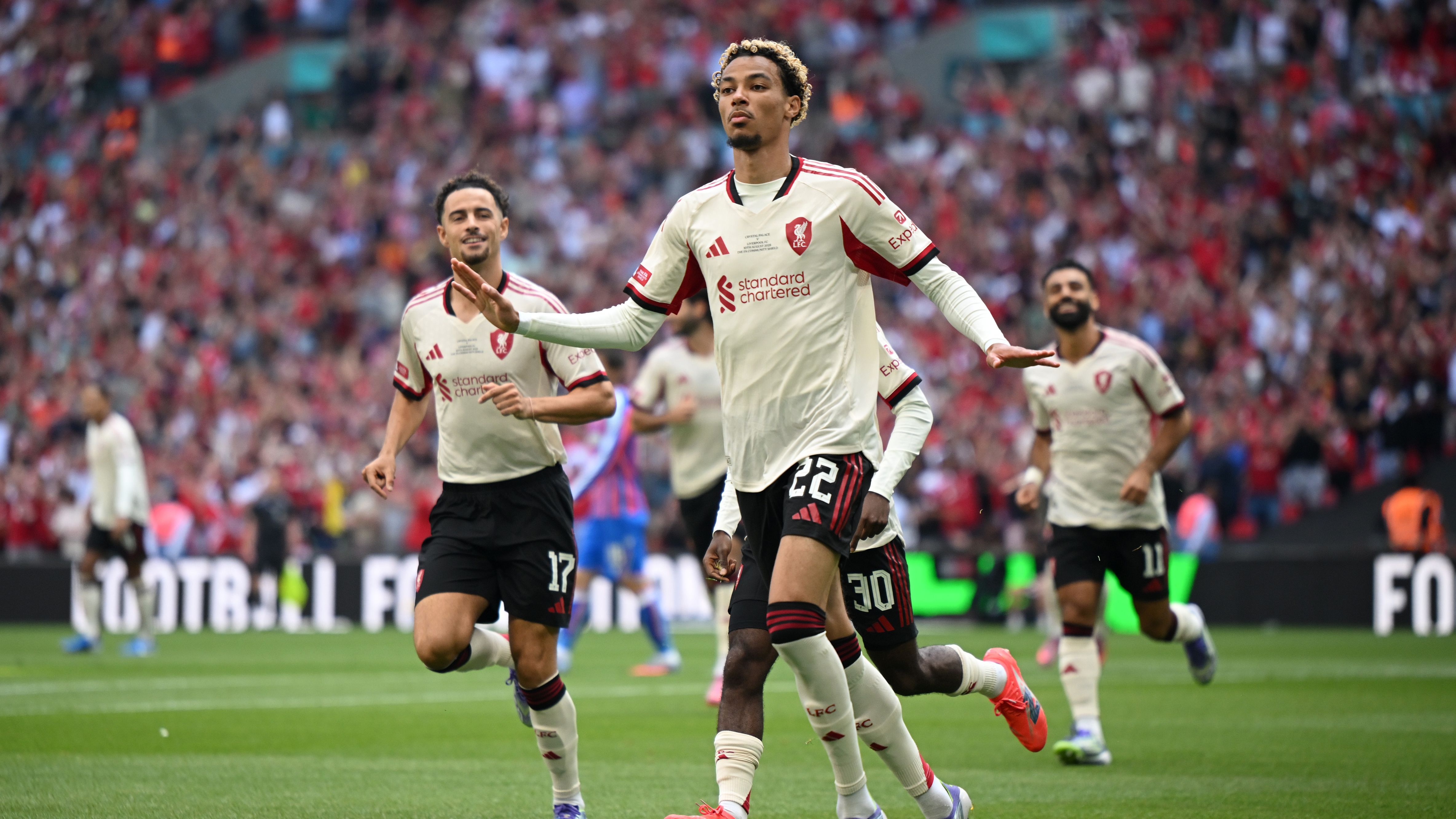 هوغو إيكيتيكي يستعد لأول استدعاء لمنتخب فرنسا بعد ظهوره الأول الرائع في الدوري الإنجليزي الممتاز مع ليفربول