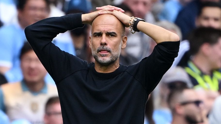 بيب جوارديولا يوضح استراتيجية مانشستر سيتي في الانتقالات من خلال اختيار الفريق لمباراة توتنهام، مع غياب أربعة لاعبين أساسيين وسط تكهنات متزايدة