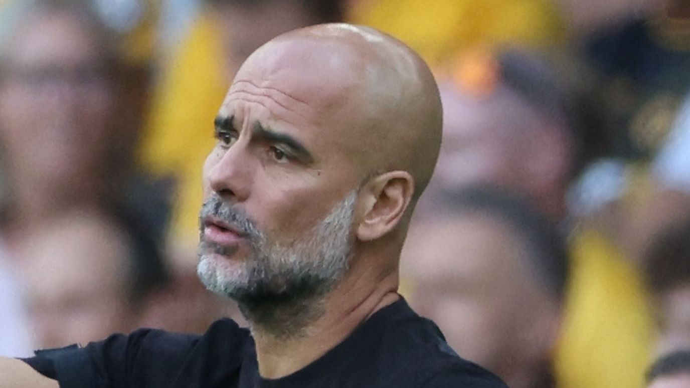 كشف بيب جوارديولا، مدرب مانشستر سيتي، عن العامل الذي حافظ على منصبه وسط موسم 2024-2025 الصعب، مؤكدًا أنه كاد أن يُقال من منصبه