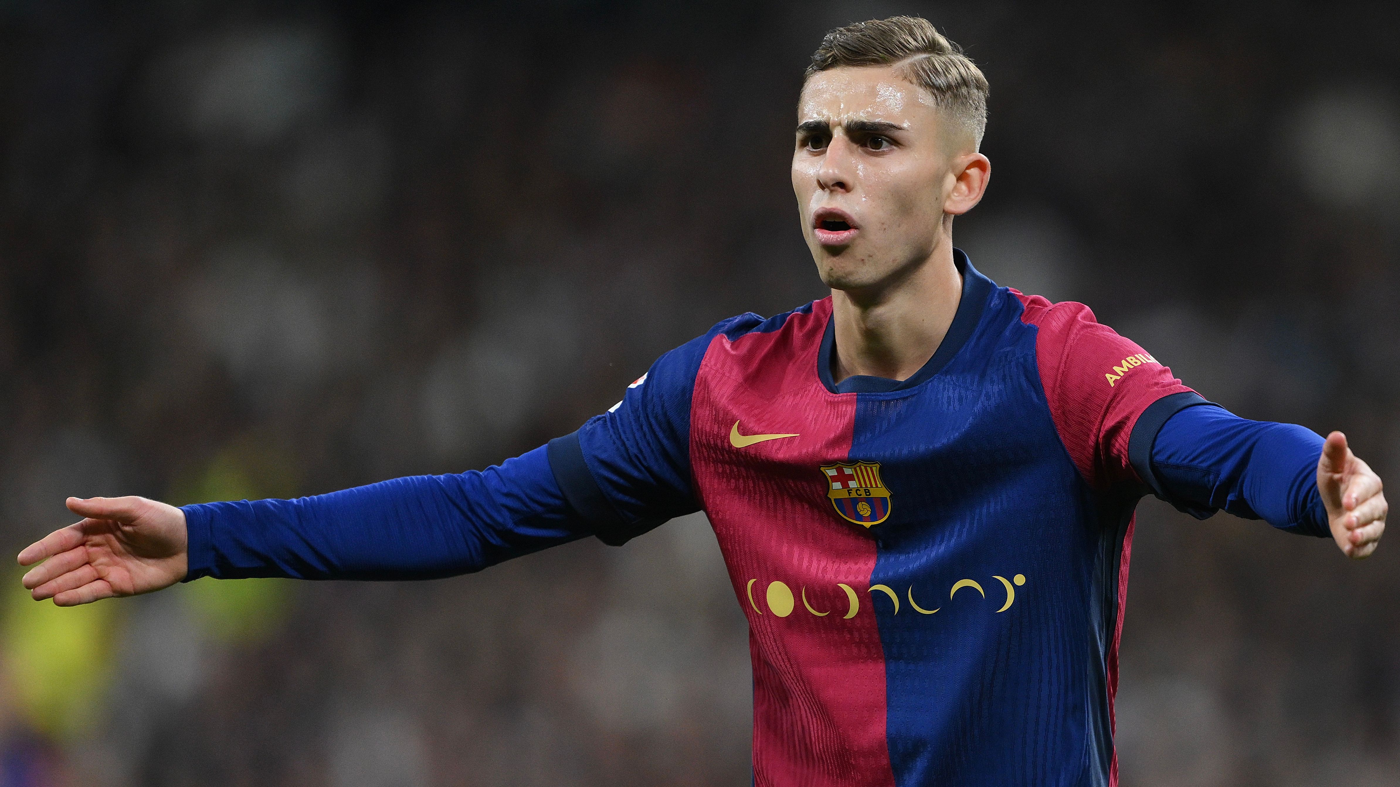 مانشستر يونايتد وتشيلسي يقدمان عرضًا بقيمة 80 مليون يورو لضم لاعب وسط برشلونة فيرمين لوبيز هذا الصيف