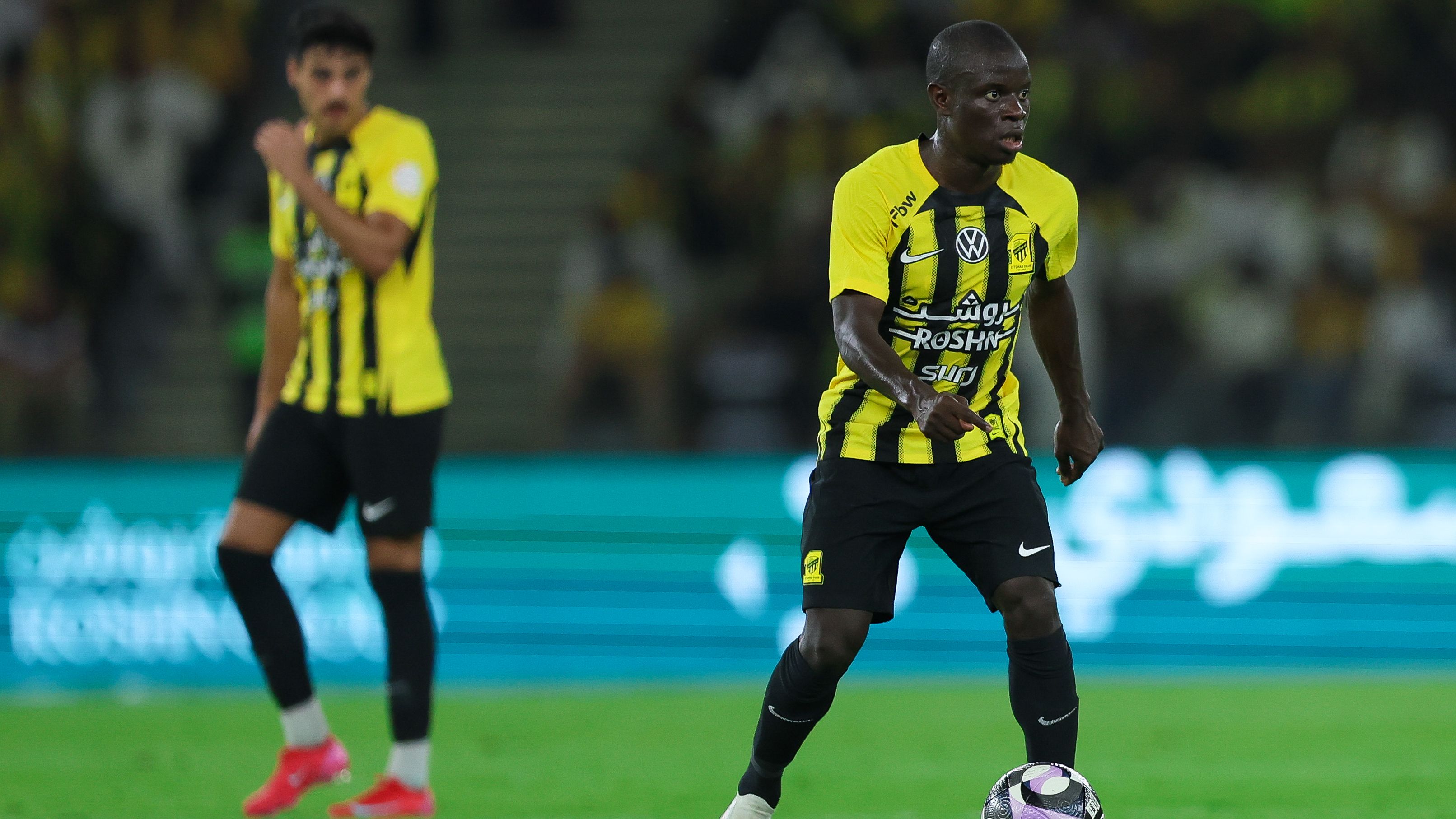 نغولو كانتي على وشك الانتقال: لاعب خط وسط تشيلسي وليستر السابق يتلقى عروضًا متعددة بعد رحيله عن الاتحاد
