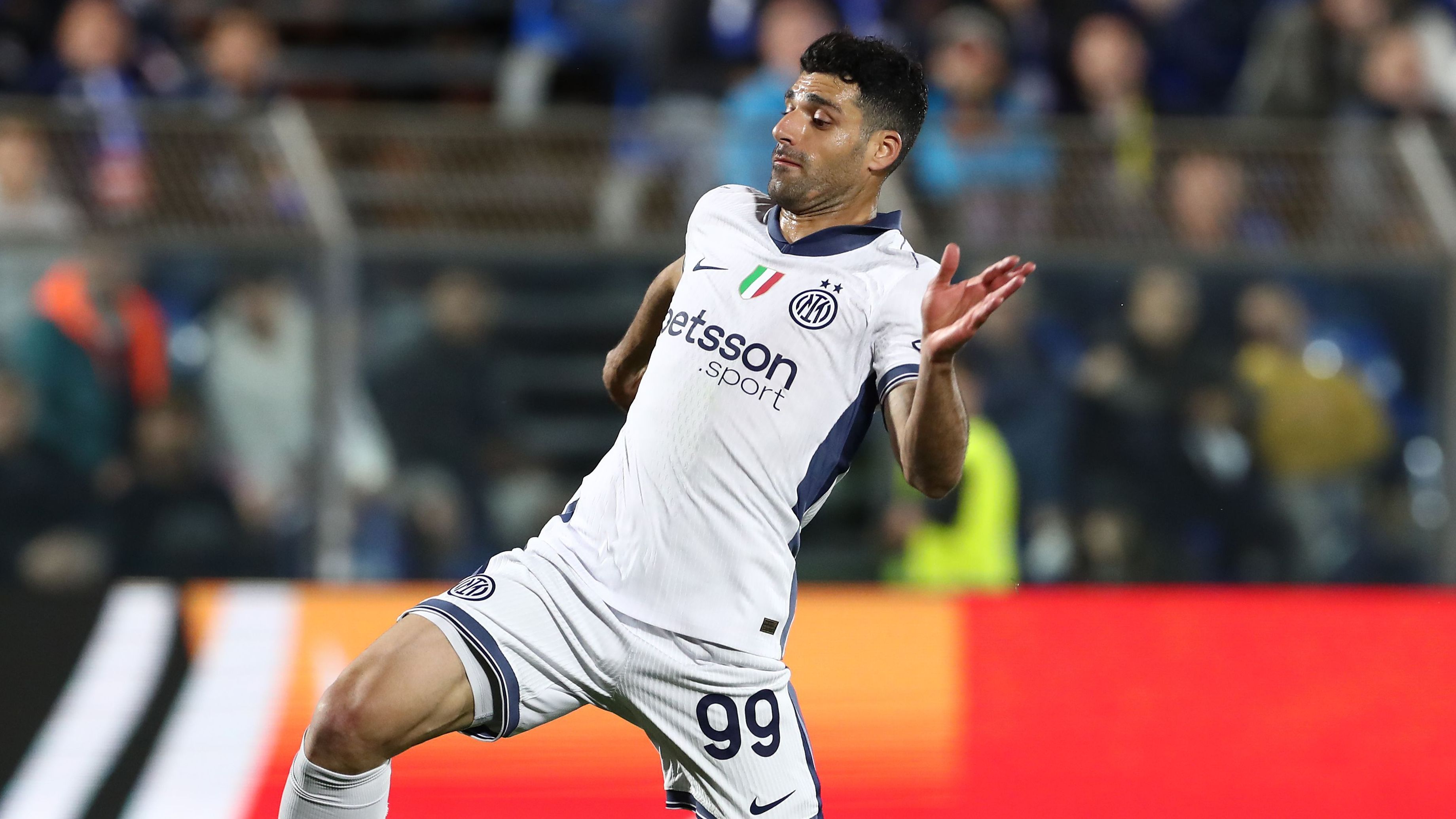 مهدي طارمي لاعب إنتر ميلان مرتبط بالانتقال إلى الدوري الألماني وسط اهتمام من أولمبياكوس وباناثينايكوس