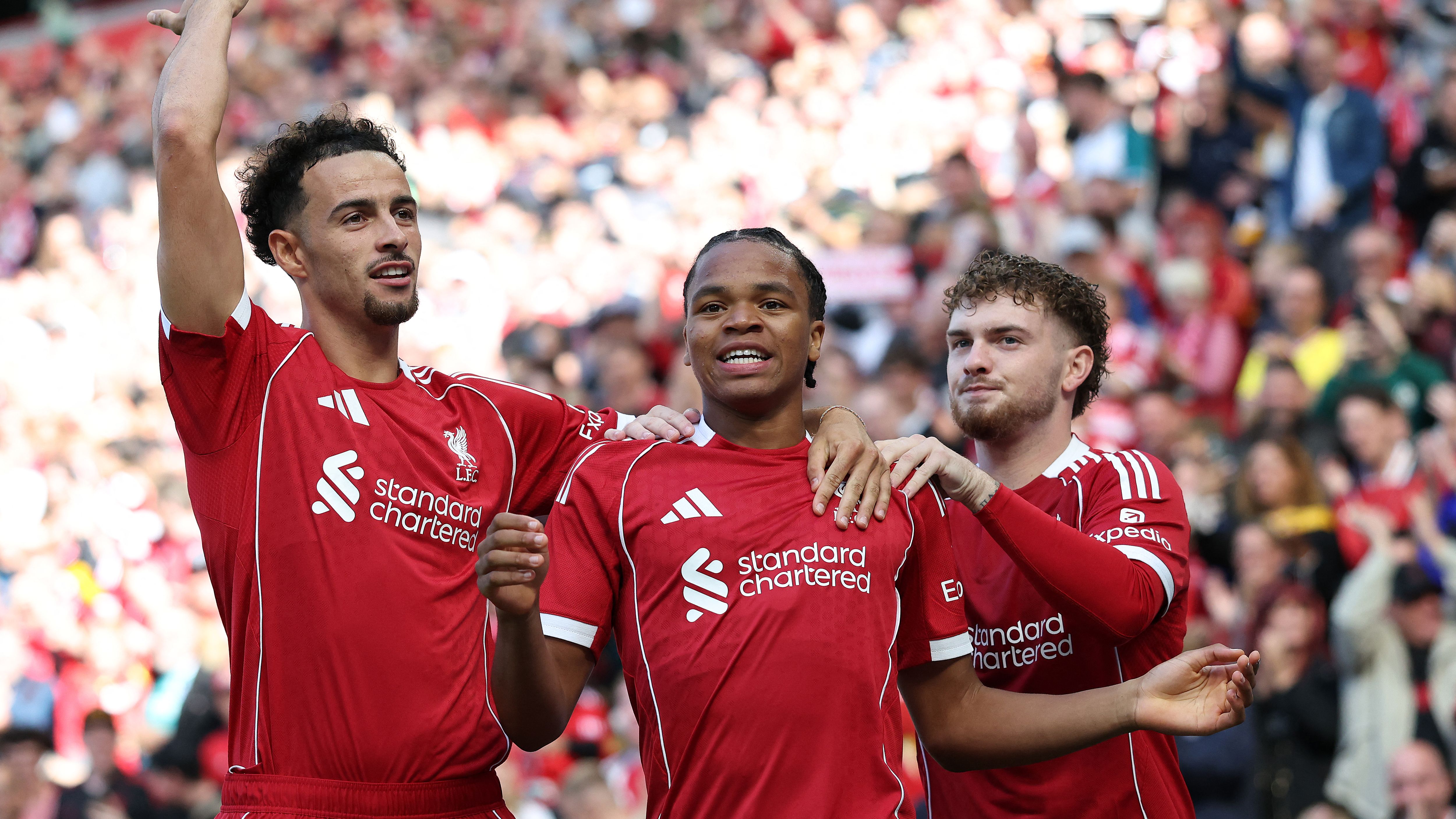 لايبزيغ يستهدف هارفي إليوت لاعب ليفربول لخلافة تشافي سيمونز في الدوري الألماني