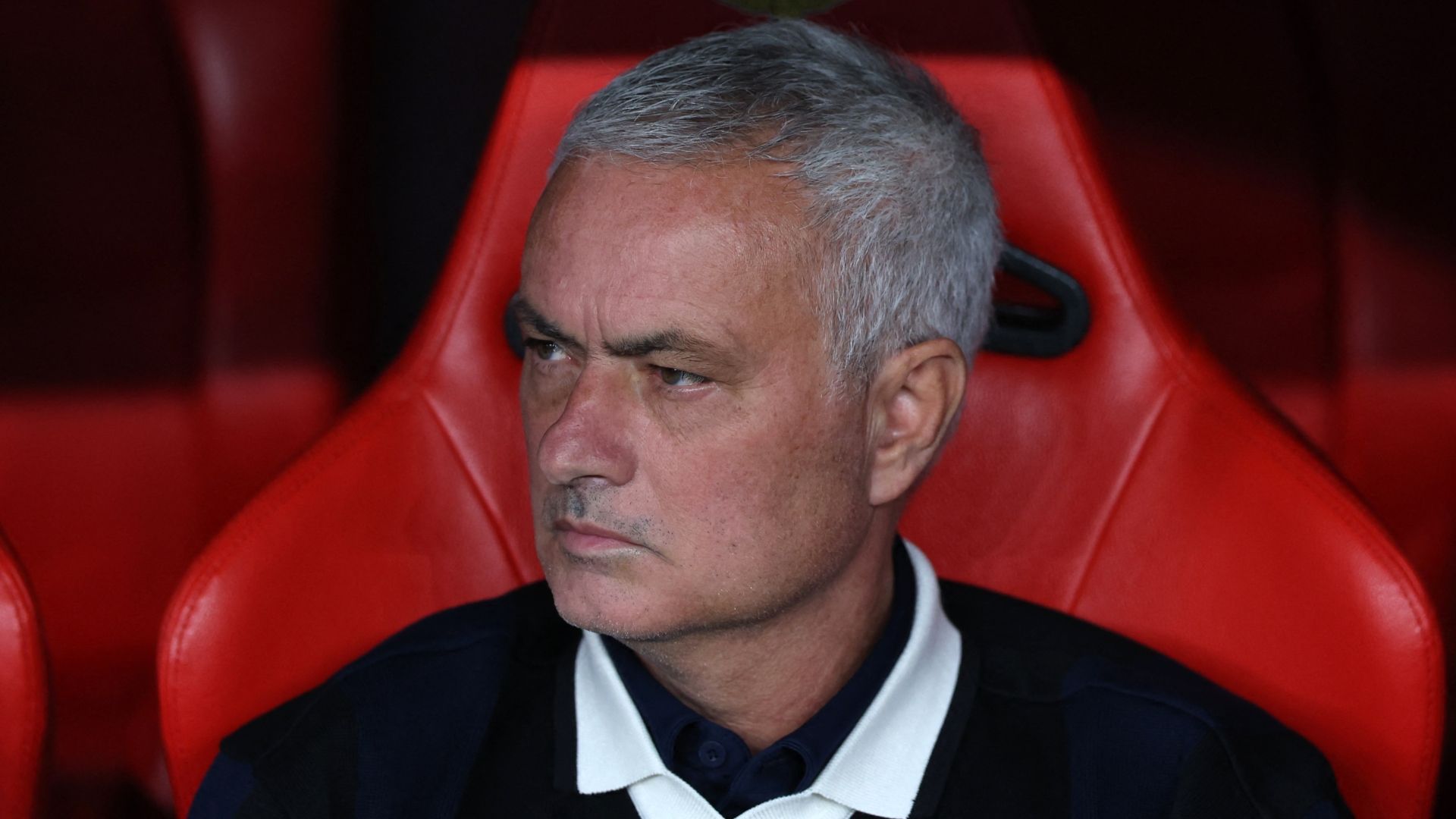 نصح جوزيه مورينيو بالاعتزال بعد إقالته الأخيرة، ومع ذلك هناك تكهنات حول عودته إلى مانشستر يونايتد