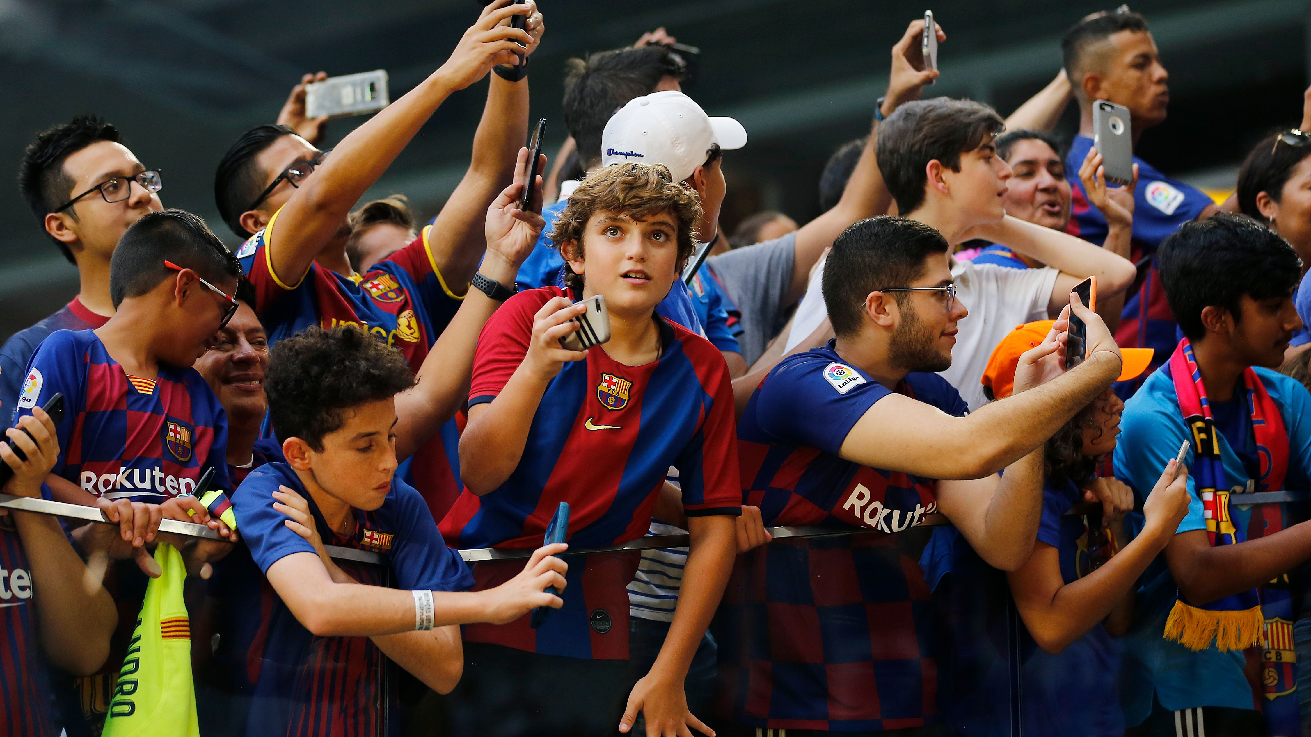 رئيس الاتحاد الأوروبي لكرة القدم يدين اقتراح رابطة الدوري الإسباني باستضافة مباراة برشلونة ضد فياريال في الولايات المتحدة وسط سلطة محدودة للاتحاد