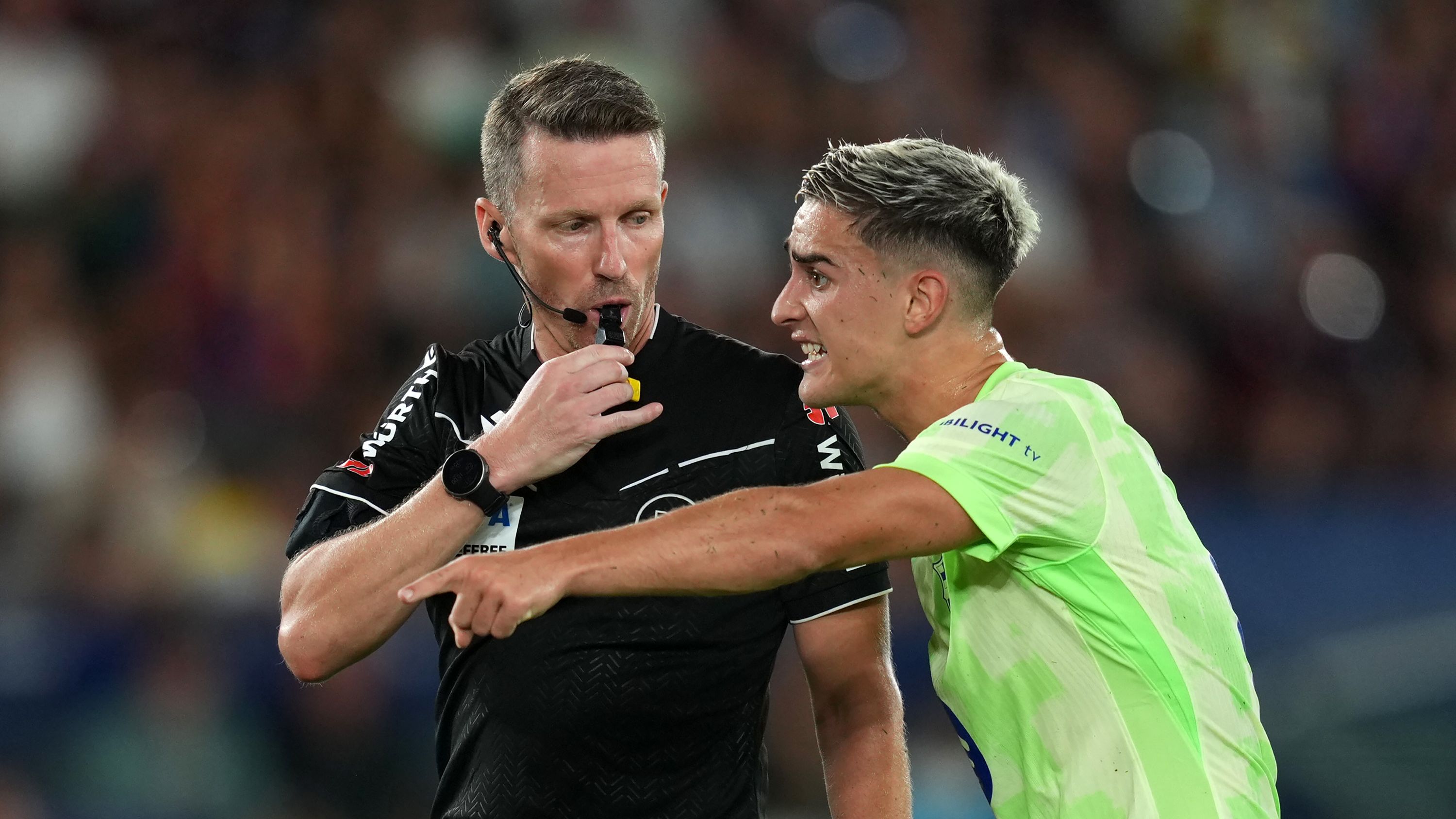 قرار الاتحاد الأوروبي لكرة القدم بشأن مباراة برشلونة في ميامي: شكوى ريال مدريد ضد اقتراح رابطة الدوري الإسباني المثير للجدل