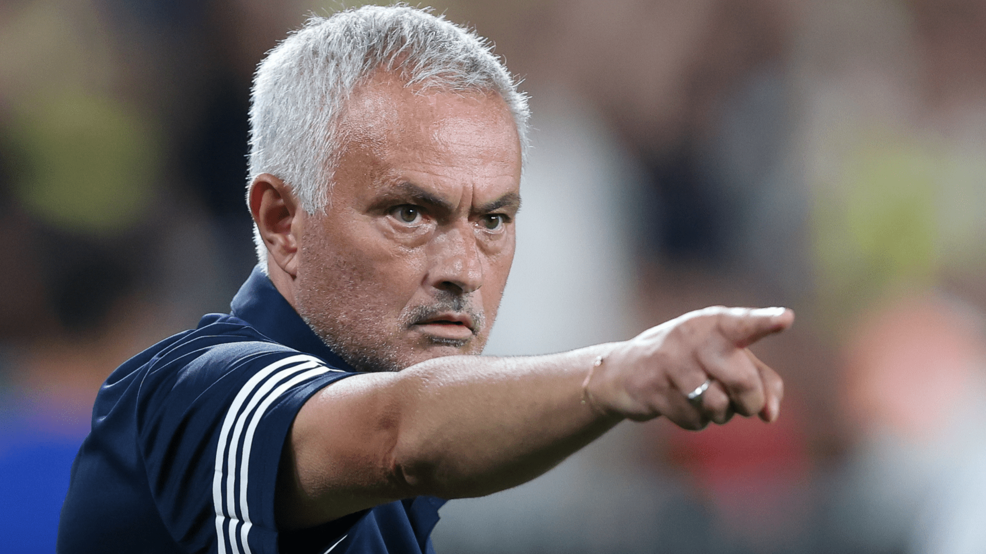 جوزيه مورينيو يفكر في فرصة نوتنغهام فورست، ويتطلع إلى العودة إلى الدوري الإنجليزي الممتاز بصفته مدرب تشيلسي ومانشستر يونايتد السابق
