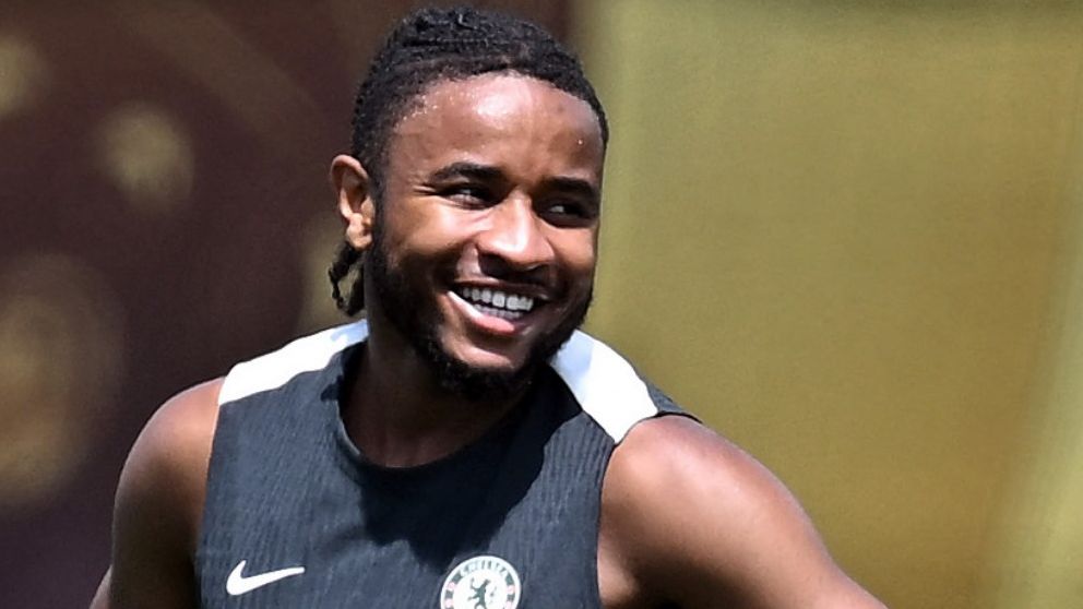 كريستوفر نكونكو يُنهي انتقاله إلى ميلان مقابل 42 مليون يورو، بينما حصل تشيلسي على مبلغ كبير