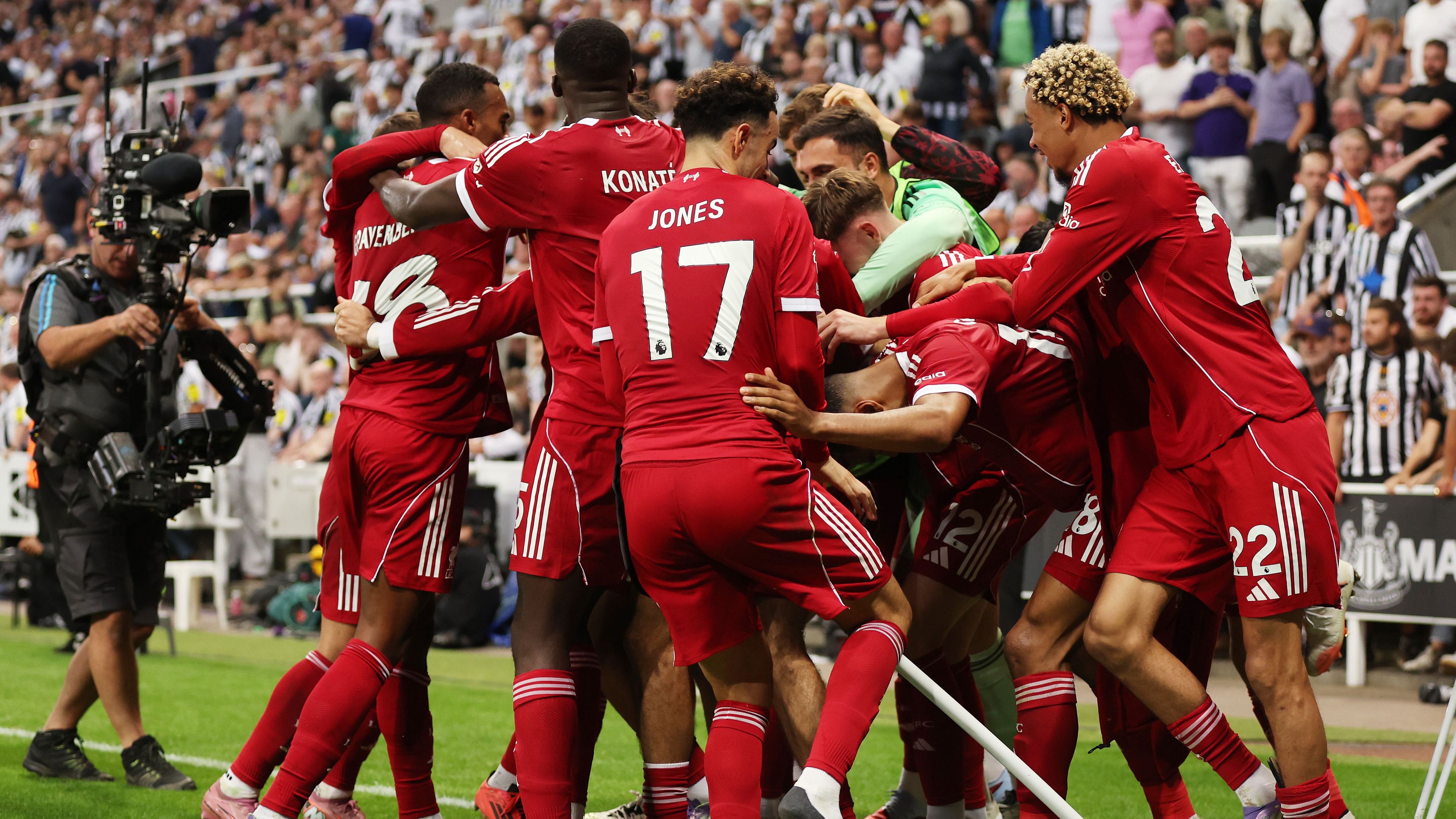 ليفربول يكمل صفقة قياسية بقيمة 125 مليون جنيه إسترليني لضم ألكسندر إيزاك من نيوكاسل