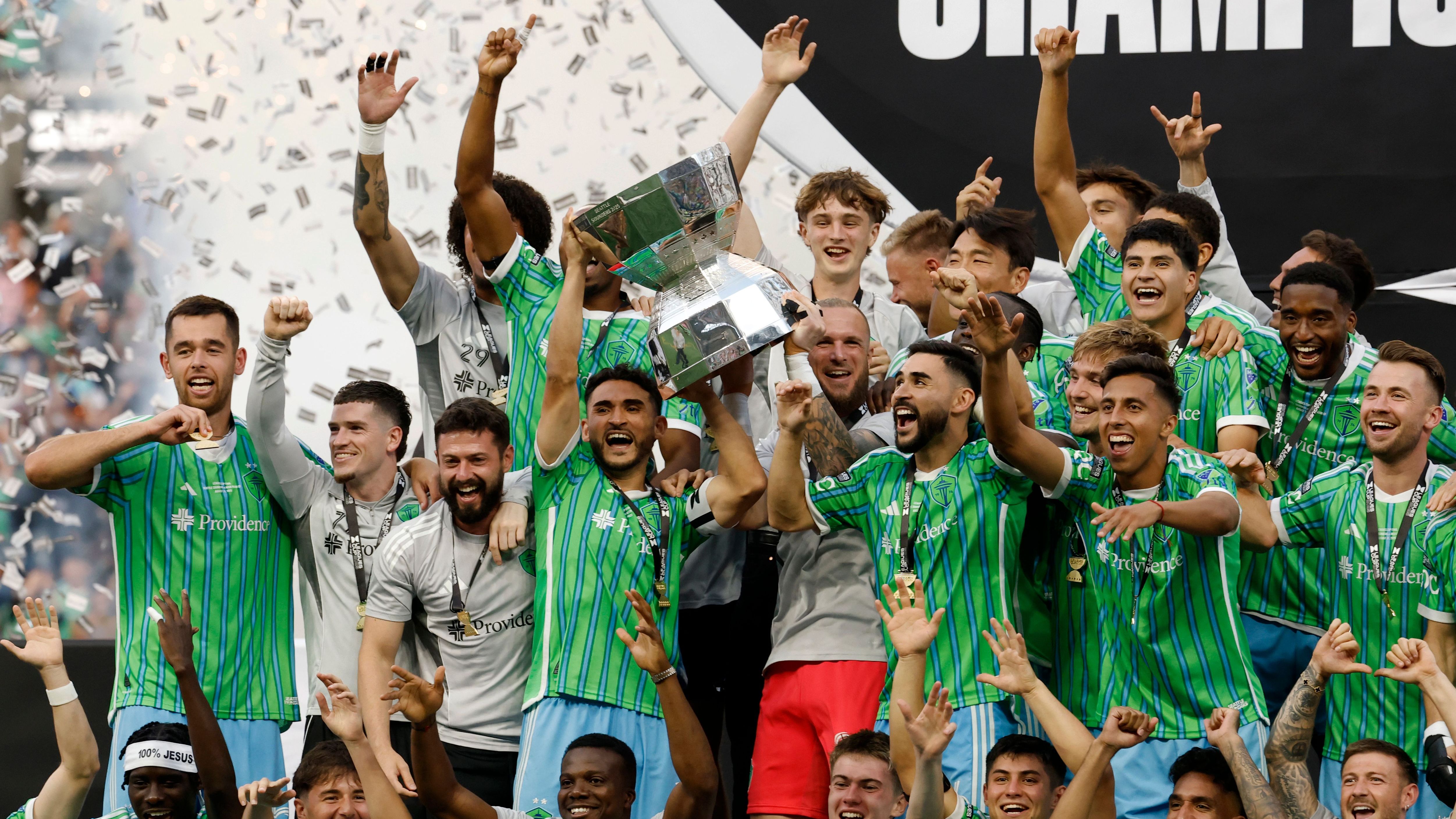 نجم المكسيك أوبيد فارغاس يتعهد بالتغلب على ليونيل ميسي في نهائي كأس الدوري بين سياتل ساوندرز وإنتر ميامي