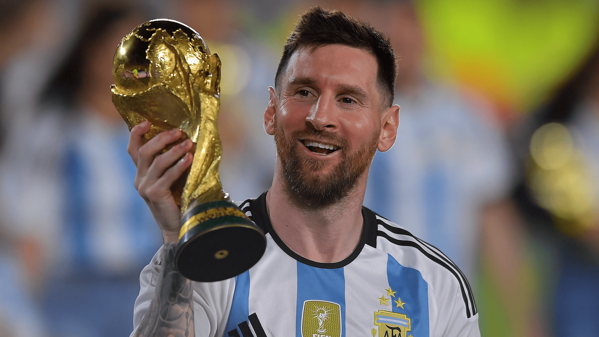 ليونيل سكالوني يدعو لتقدير ميسي، مؤكدًا حق القائد في تحديد اعتزاله وسط غموض بشأن كأس العالم 2026