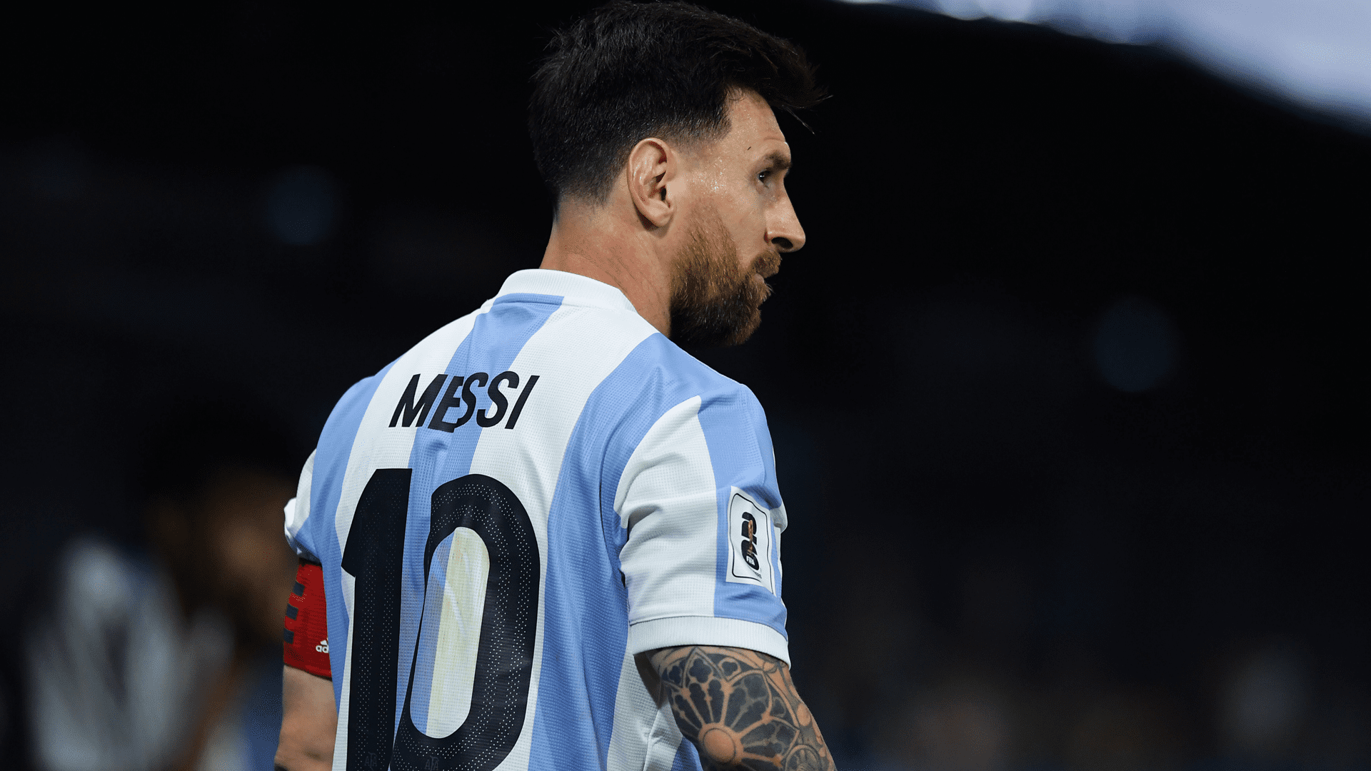 ليونيل سكالوني يدعو لتقدير ميسي، مؤكدًا حق القائد في تحديد اعتزاله وسط غموض بشأن كأس العالم 2026