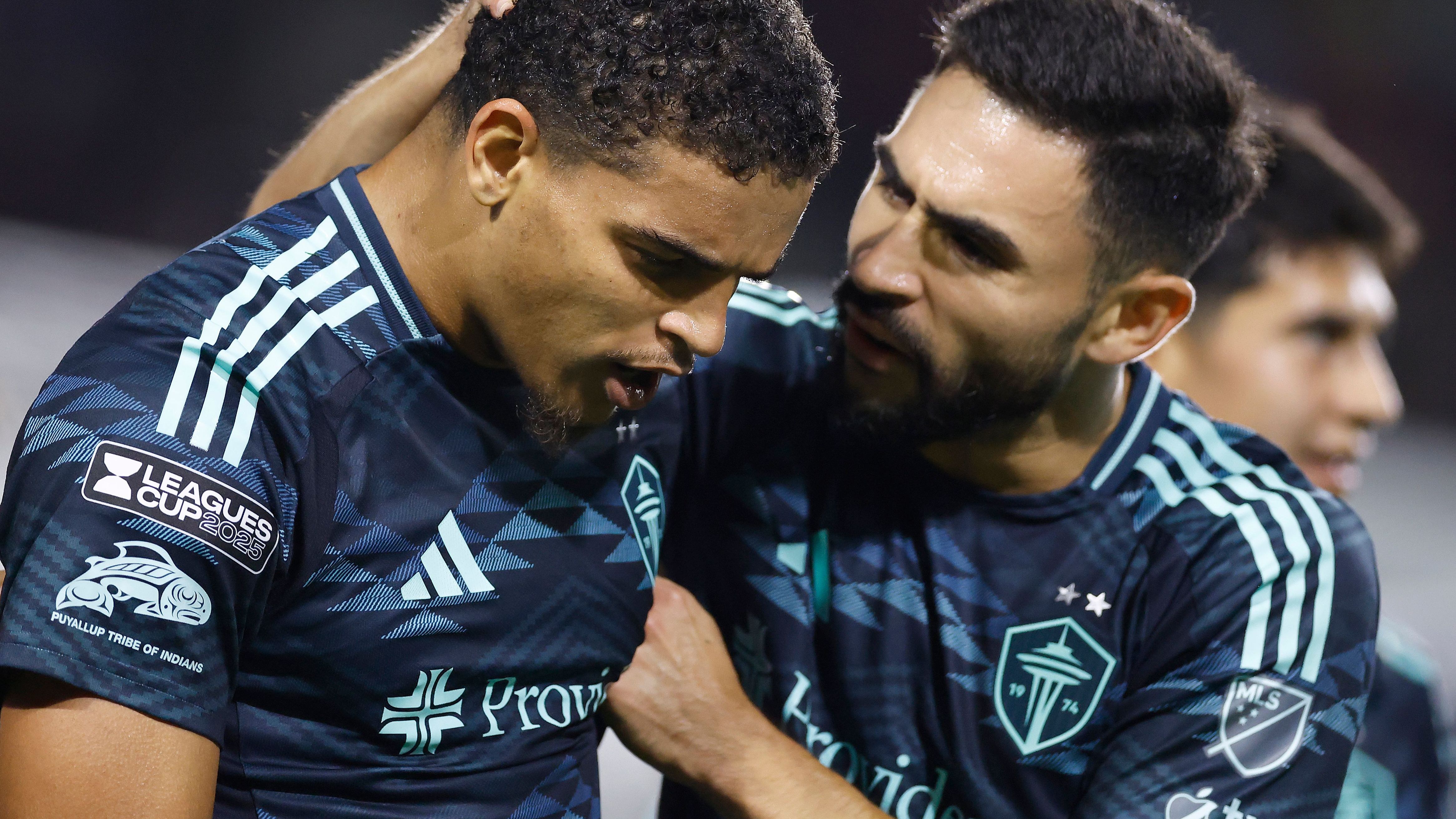 سياتل ساوندرز يعرض قميص ليونيل ميسي كبديل قبل نهائي كأس الدوري ضد إنتر ميامي