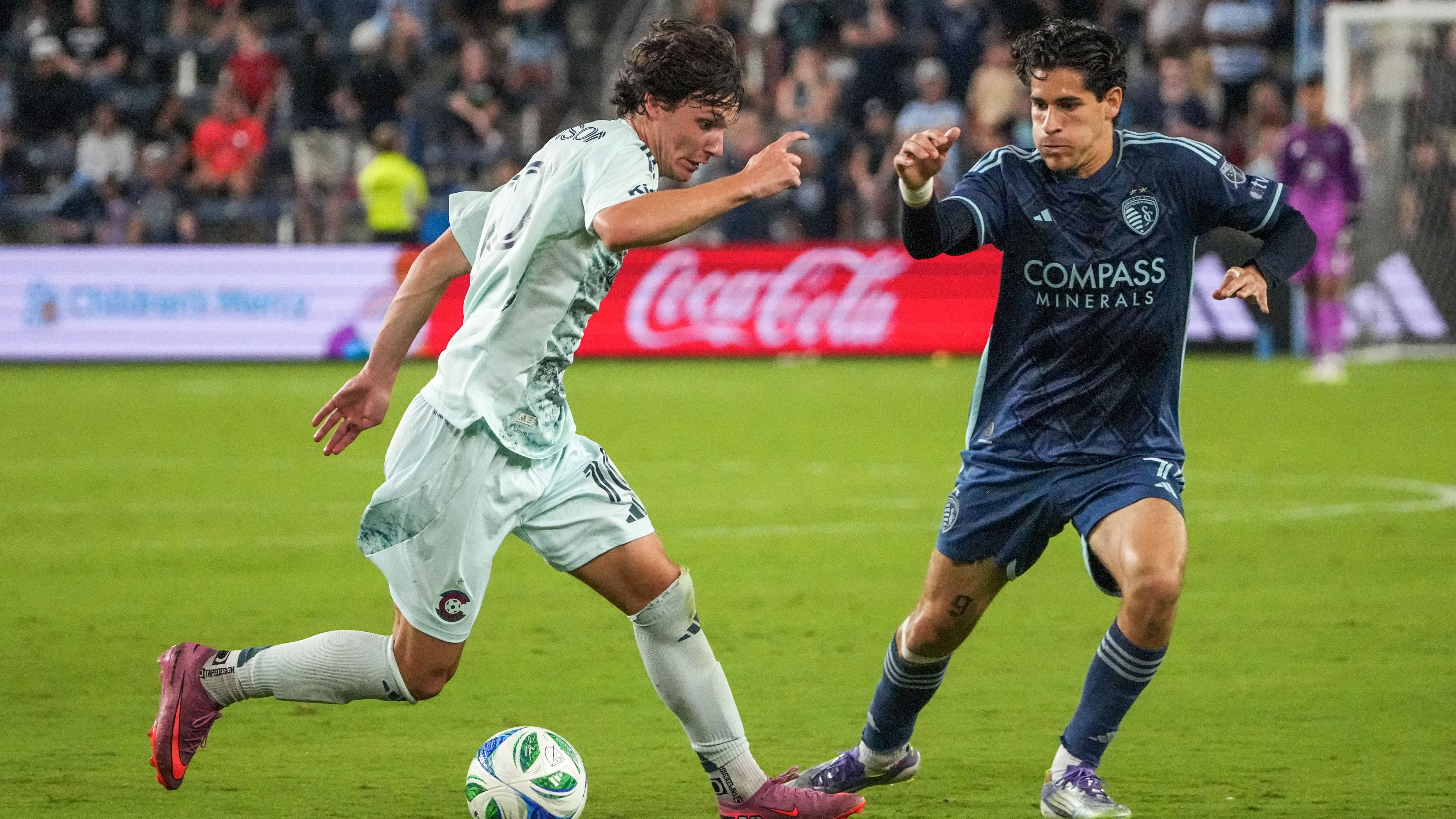 باكستن آرونسون، لاعب المنتخب الأمريكي لكرة القدم، يتحدث عن عودته غير المتوقعة إلى الدوري الأمريكي لكرة القدم وانتقاله إلى كولورادو رابيدز