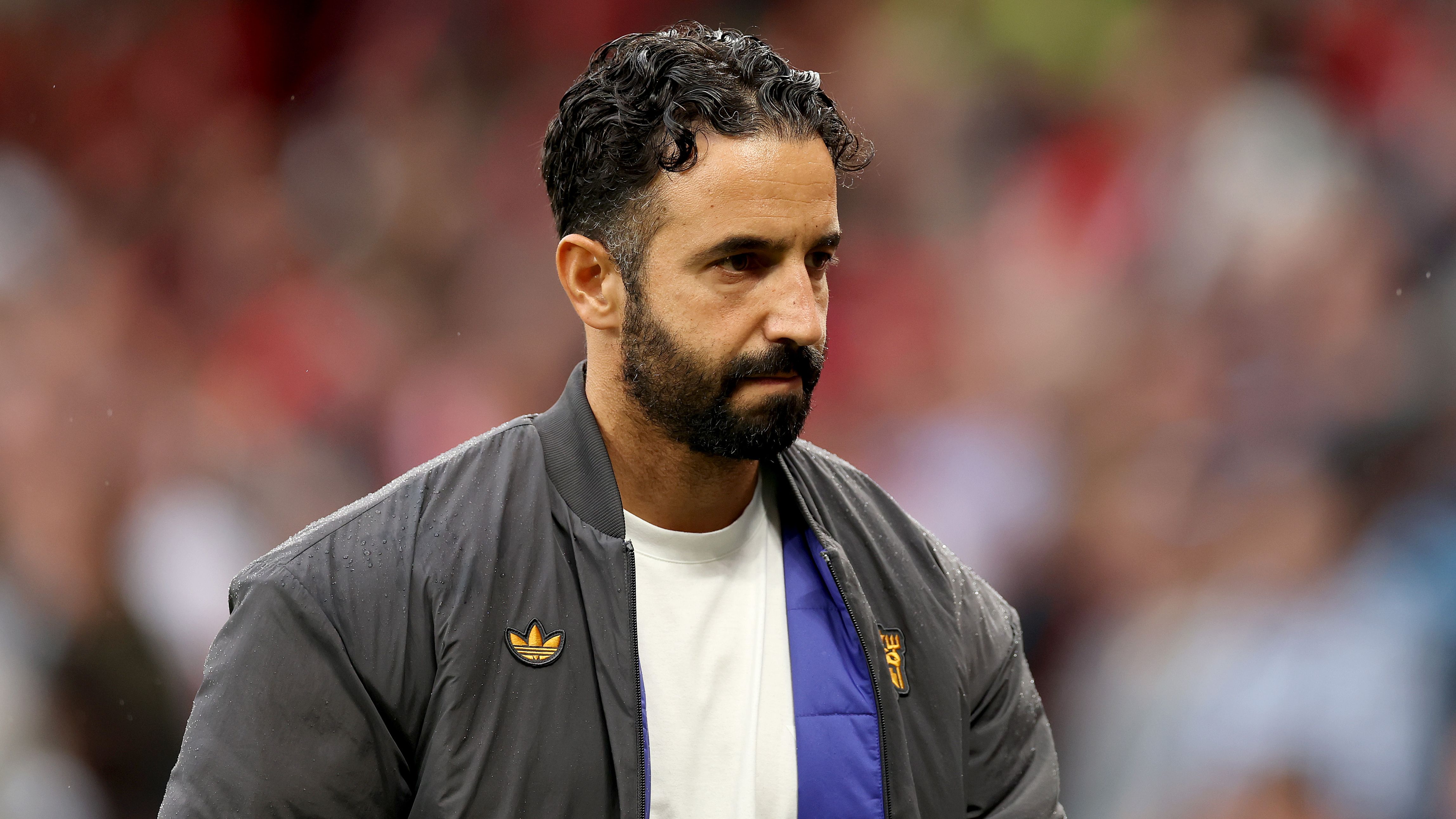ماتيس دي ليخت يكشف عن رد فعل غرفة ملابس مانشستر يونايتد الصريح بعد الهزيمة أمام جريمسبي