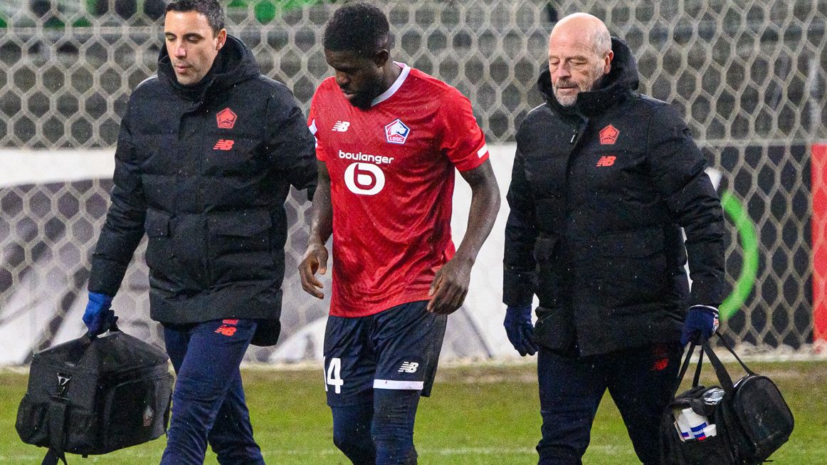مدافع برشلونة السابق يحدد موعد اعتزاله وسط معاناة من الإصابات و20 شهرًا كلاعب حر