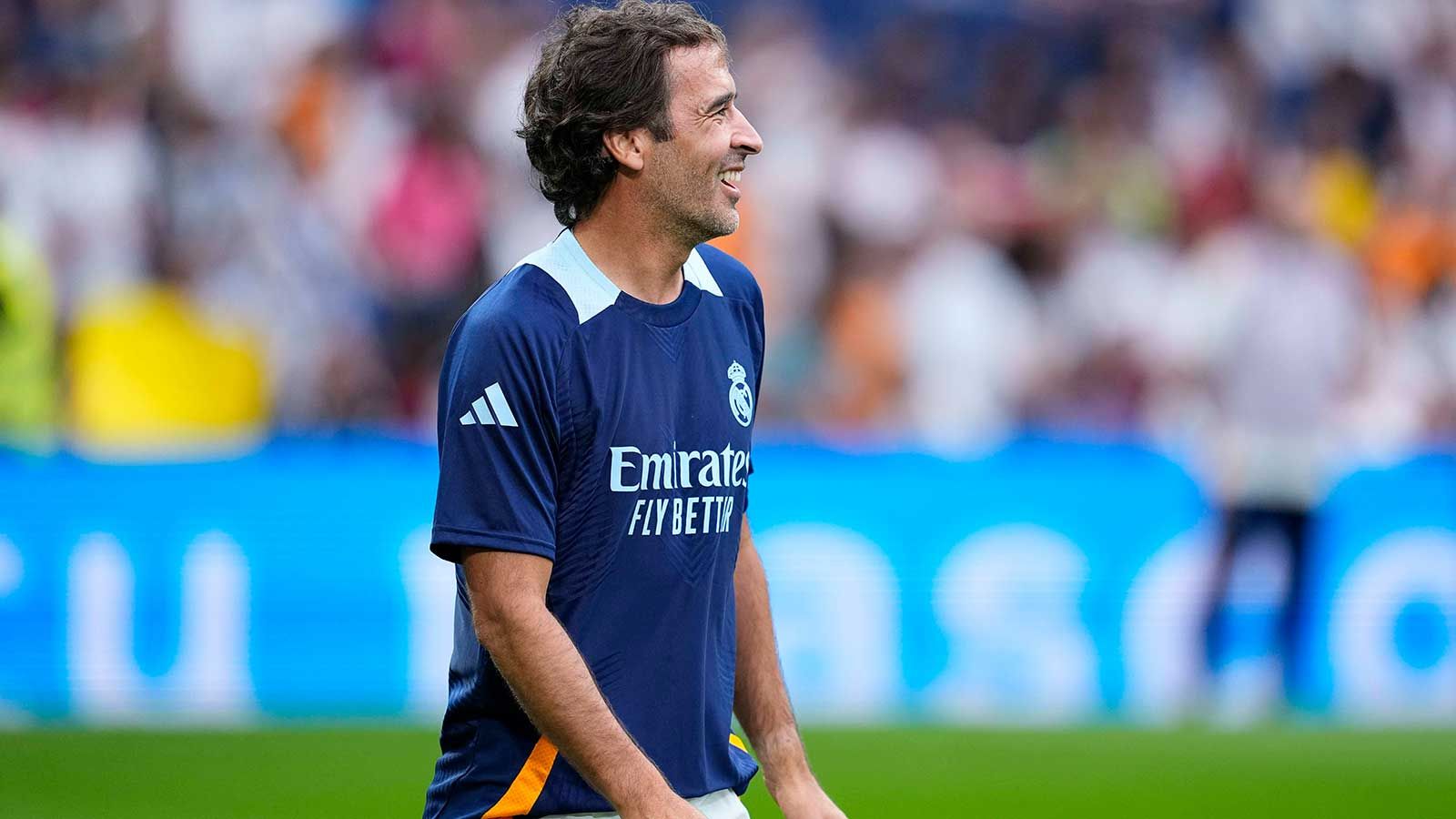 أسطورة ريال مدريد ضمن قائمة باير ليفركوزن المختصرة لخلافة إريك تين هاج، إلى جانب مدربين سابقين لبوروسيا دورتموند