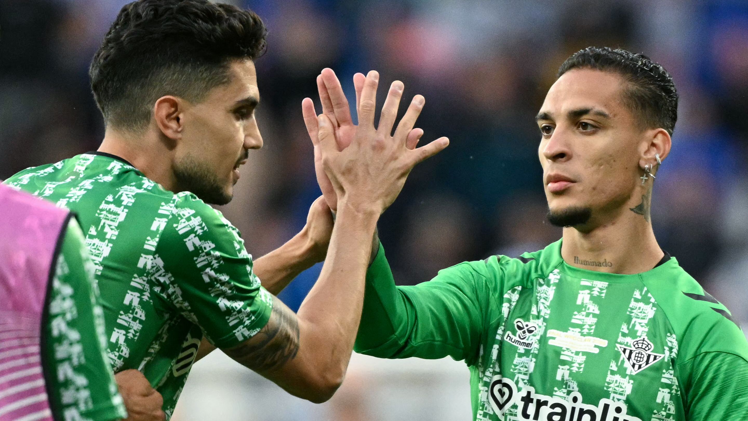 أنتوني لاعب مانشستر يونايتد يزعم أنه رفض فرصة بايرن ميونيخ مع هاري كين قبل انتقاله إلى ريال بيتيس