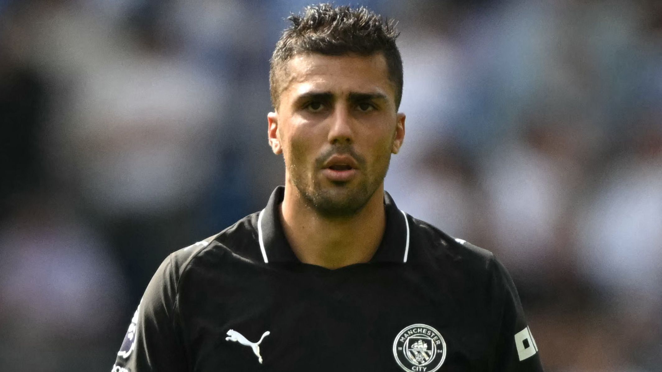 رودري يُحث على مغادرة مانشستر سيتي من أجل لقاء محتمل مع ريال مدريد مع داني كارفاخال