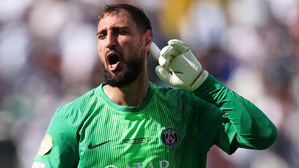 مانشستر سيتي يؤكد انتقال إيدرسون إلى فنربخشة مقابل 14 مليون يورو، وحارس المرمى البرازيلي يُشارك رسالة وداع مؤثرة
