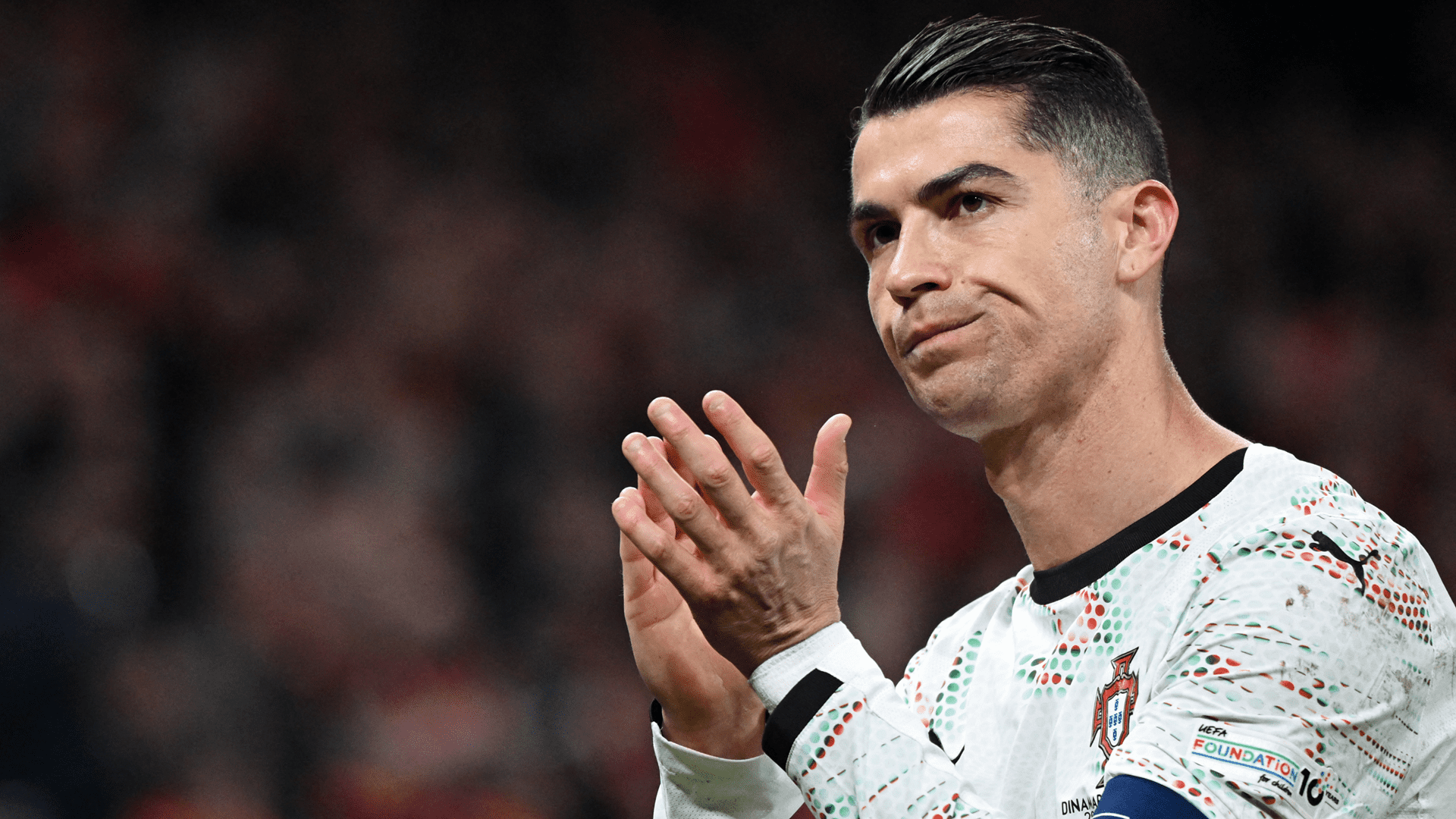 لا يزال كريستيانو رونالدو "متعطشًا ليكون الأفضل" لكنه يفتقر إلى أهداف طويلة المدى، وفقًا لمدرب البرتغال روبرتو مارتينيز