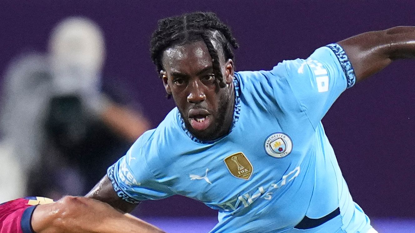 مانشستر سيتي يُعير لاعبًا يبلغ من العمر 22 عامًا إلى نادٍ بولندي للحصول على فرص في الفريق الأول تحت قيادة بيب جوارديولا