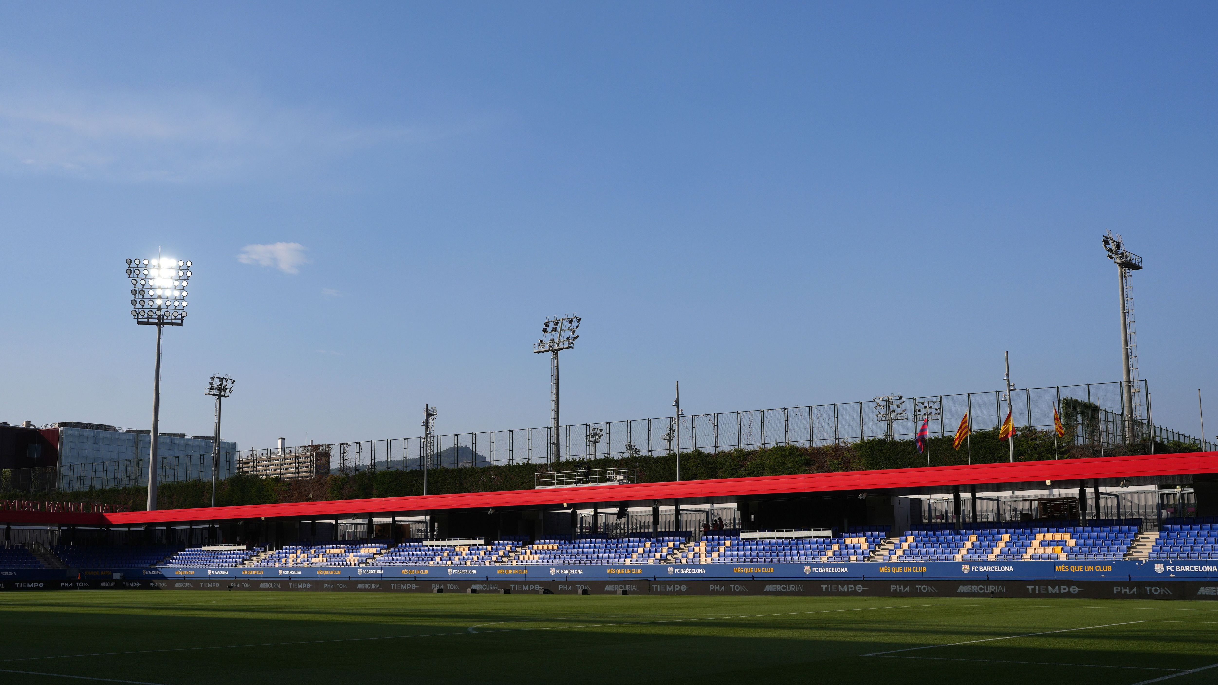 تأخر عودة برشلونة إلى كامب نو: بطل الدوري الإسباني مُجبر على خوض مباراة على أرضه في ملعب يتسع لـ 6000 متفرج وسط انتكاسات في أعمال التجديد