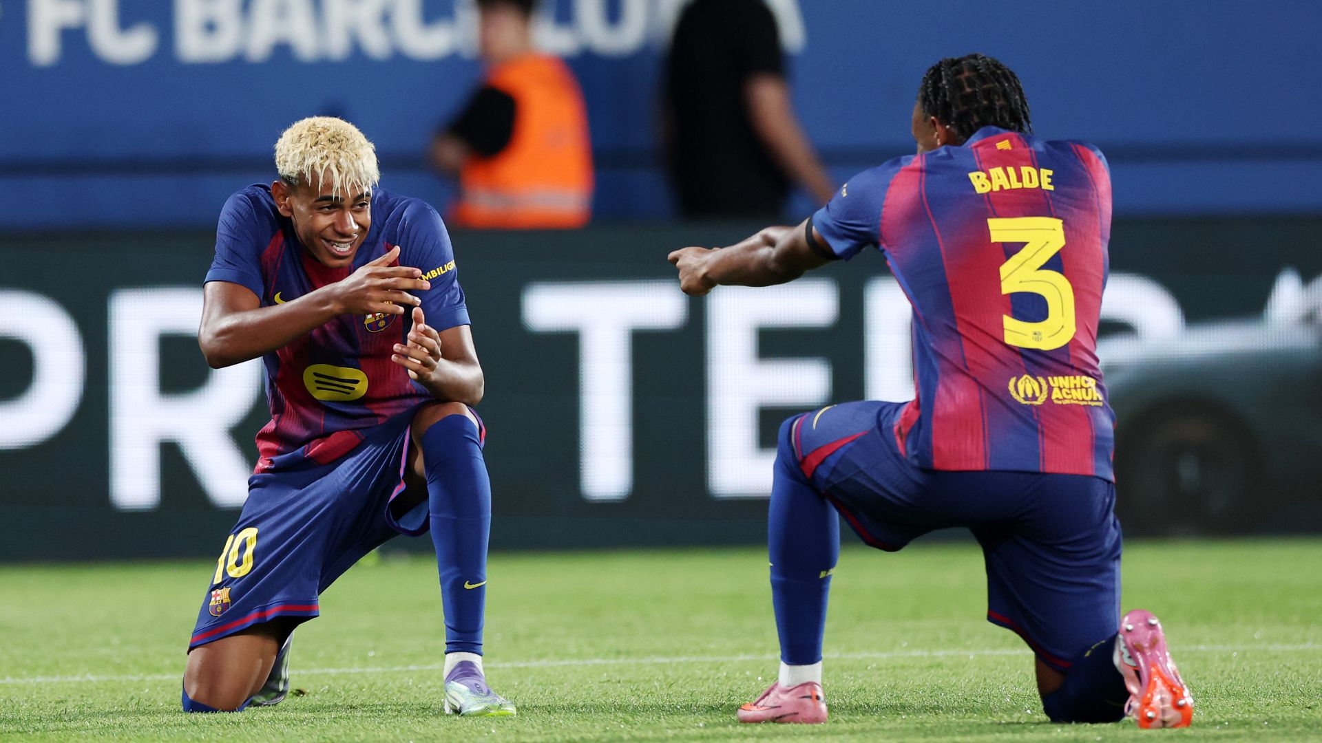 برشلونة يتلقى دفعة معنوية بعد رفع إيقاف هانسي فليك عن المشاركة في دوري أبطال أوروبا بعد الاستئناف قبل مباراة نيوكاسل